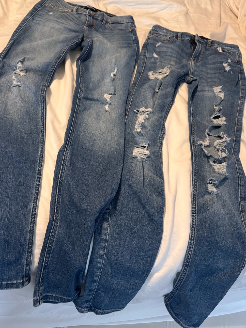 Lot of 2 Women’s Jeans Hollister Size 1R Super Skinny